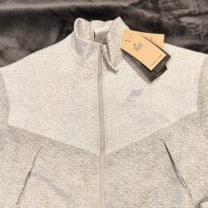 Brand New Women’s Nike Size Small